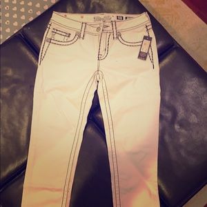 Miss Me embellished white denim w/black stitching
